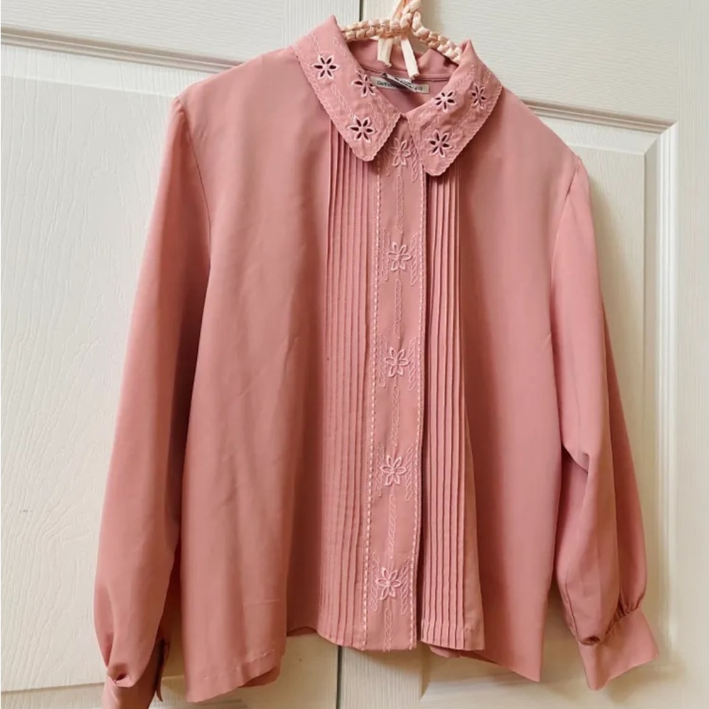 Embroidered blouse - Picture 2 of 6